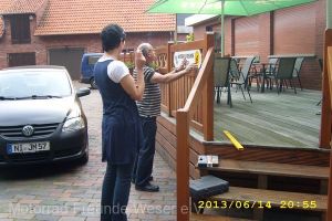 Installation des Vereinsschildes  2013